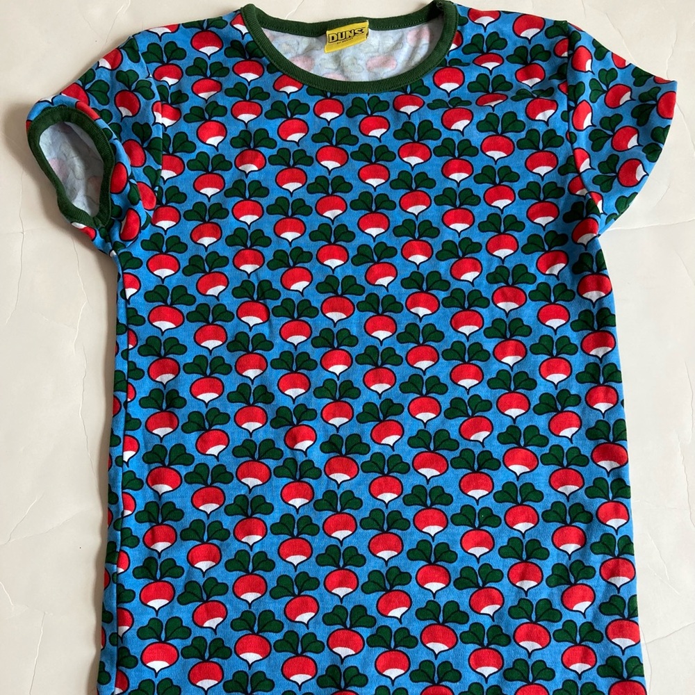 Duns Sweden organic periwinkle radish tee shirt top 140 10 EUC scandi
